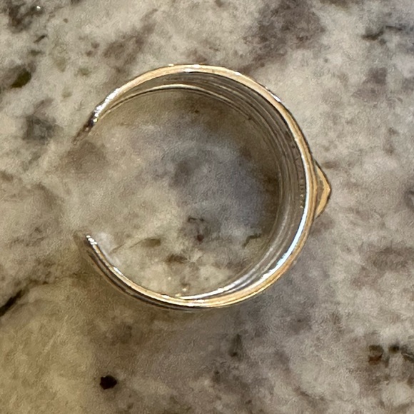 Stella & Dot Maylee in Silver. Size M/L - Picture 4 of 5